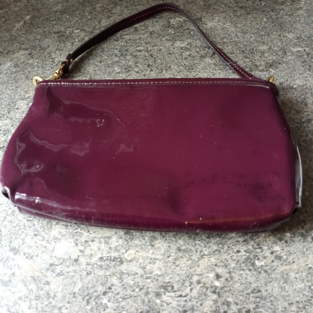 Coach patient plum wristlet - Picture 4 of 8
